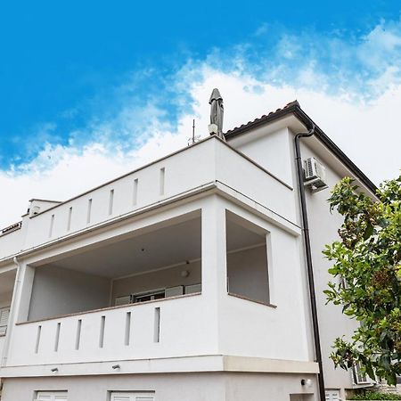 Apartmani Jasarevic Šilo Esterno foto