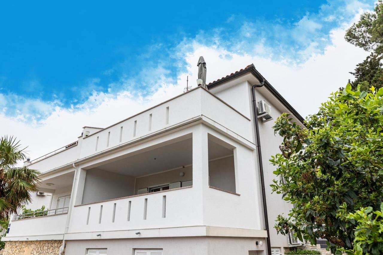 Apartmani Jasarevic Šilo Esterno foto
