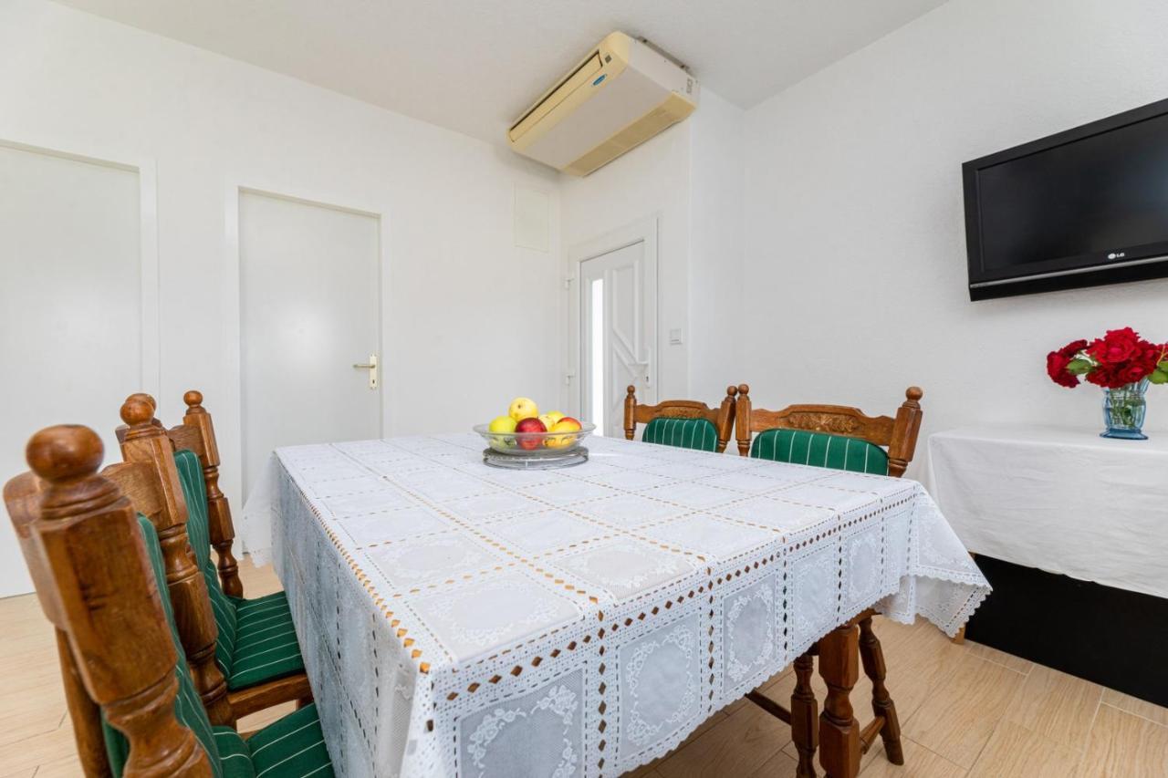 Apartmani Jasarevic Šilo Esterno foto