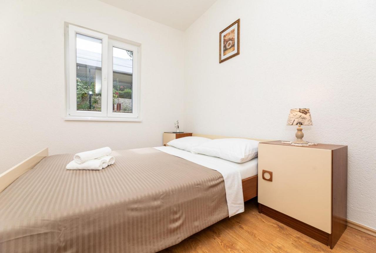 Apartmani Jasarevic Šilo Esterno foto