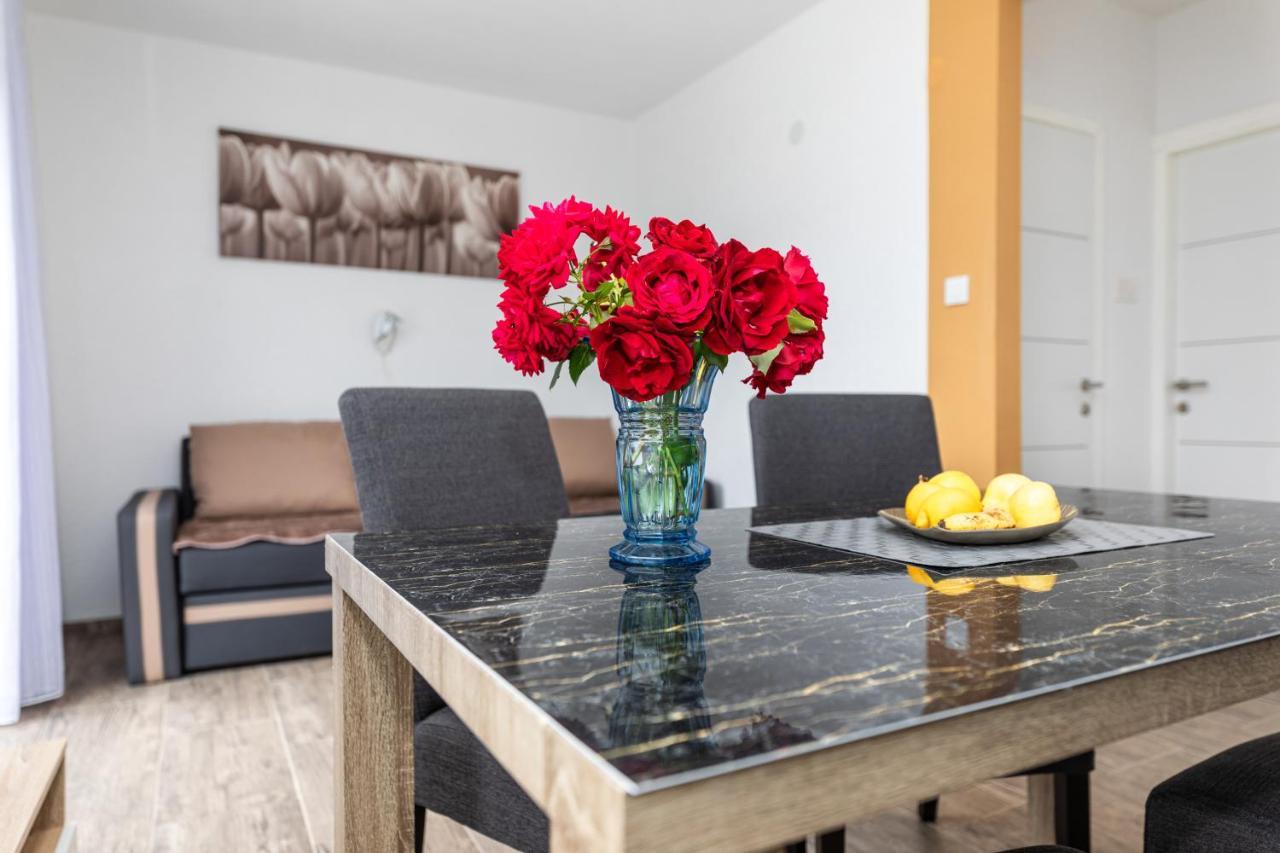 Apartmani Jasarevic Šilo Esterno foto