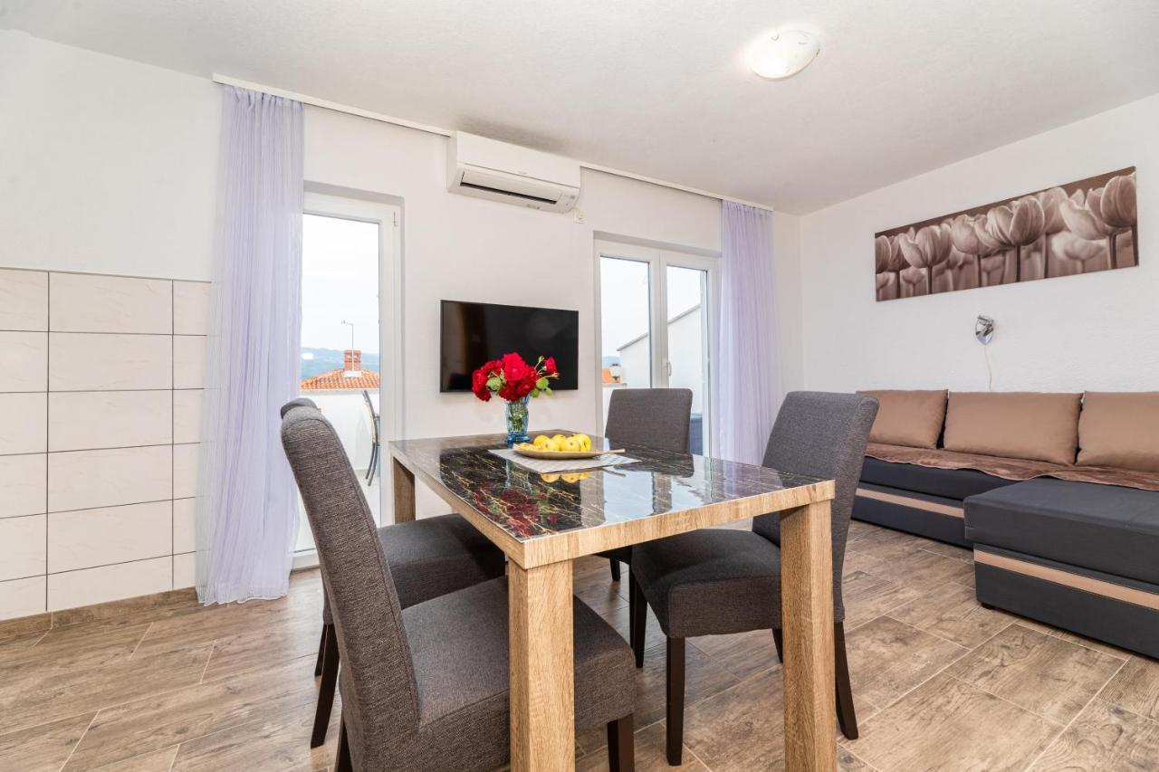 Apartmani Jasarevic Šilo Esterno foto