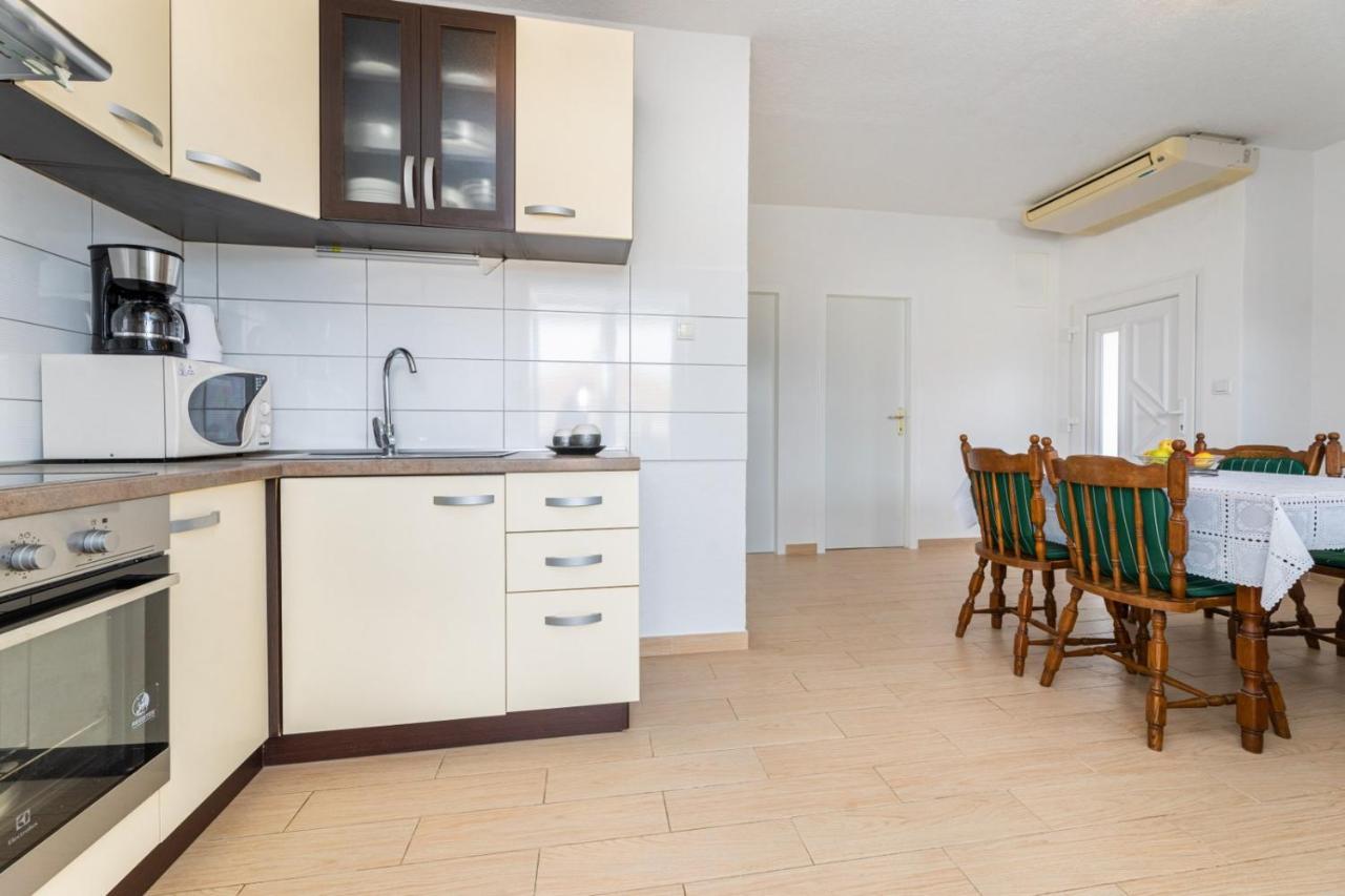 Apartmani Jasarevic Šilo Esterno foto