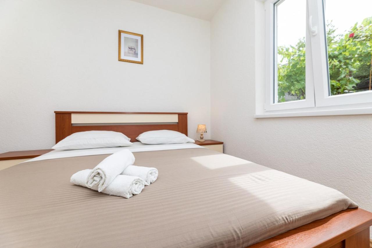 Apartmani Jasarevic Šilo Esterno foto